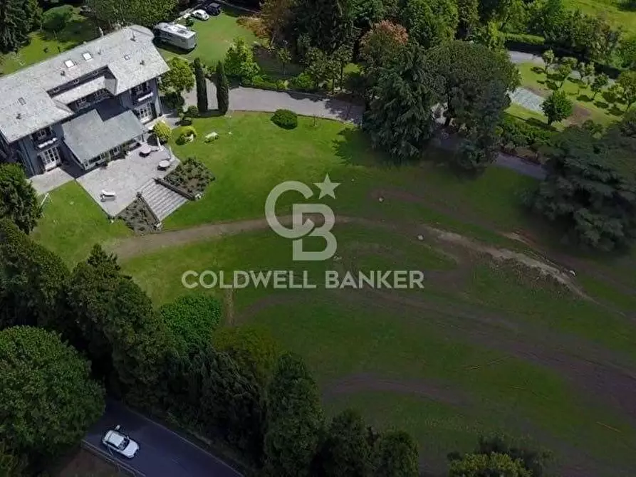 Immagine 2 di Villa in vendita  in Via Puccini Giacomo a Besana In Brianza