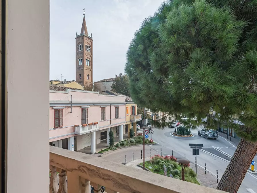 Immagine 20 di Locale commerciale in vendita  in Via Cattaneo a Cattolica