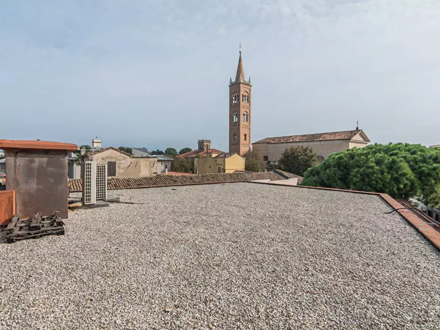 Immagine 30 di Locale commerciale in vendita  in Via Cattaneo a Cattolica