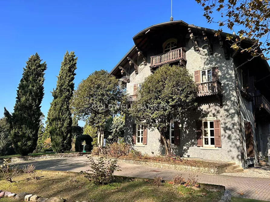 Immagine 1 di Villa in vendita  in Via Puccini Giacomo a Besana In Brianza