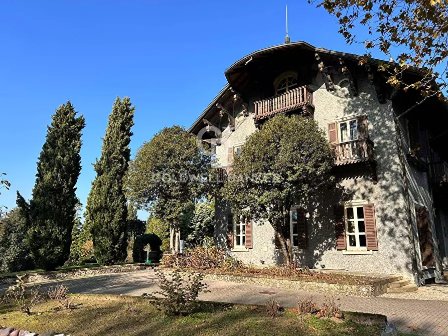 Immagine 9 di Villa in vendita  in Via Puccini Giacomo a Besana In Brianza