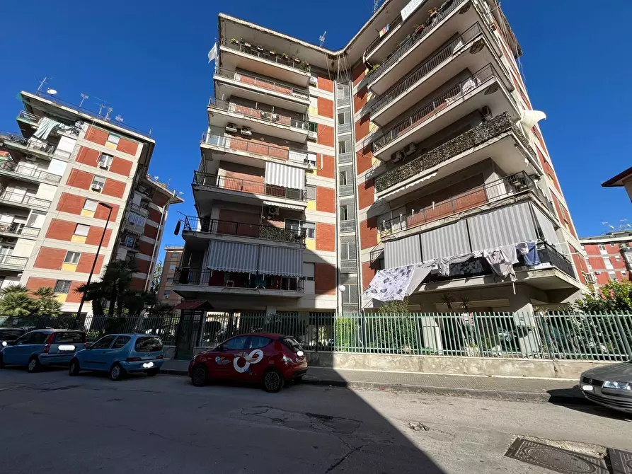 Immagine 1 di Appartamento in vendita  in Viale Ernest Hemingway a Napoli