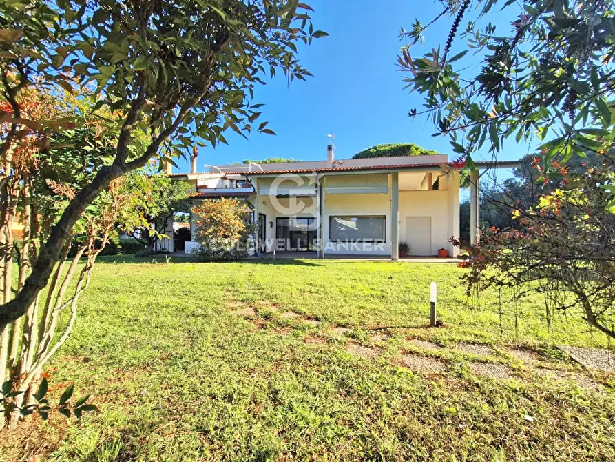 Immagine 3 di Villa in vendita  in Via dei Curina a Tarquinia