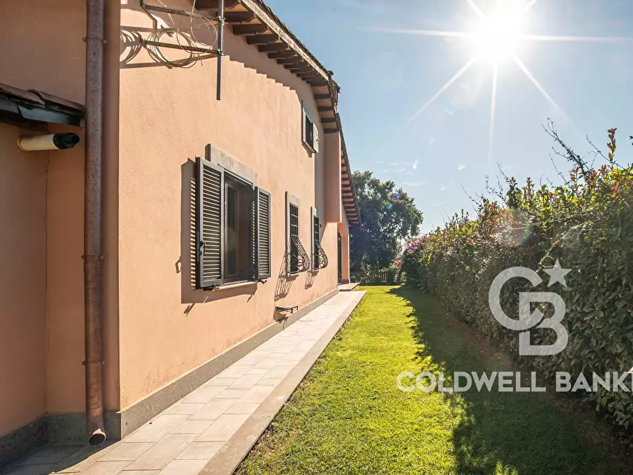 Immagine 25 di Villa in vendita  in Via Sacrofano Primaporta a Sacrofano