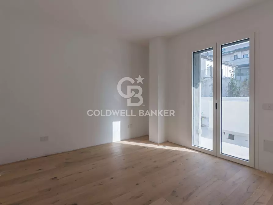 Immagine 9 di Appartamento in vendita  in Viale Orazio a Riccione