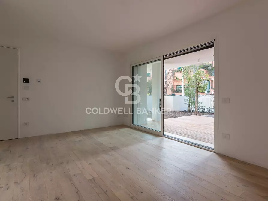 Immagine 19 di Appartamento in vendita  in Viale Orazio a Riccione