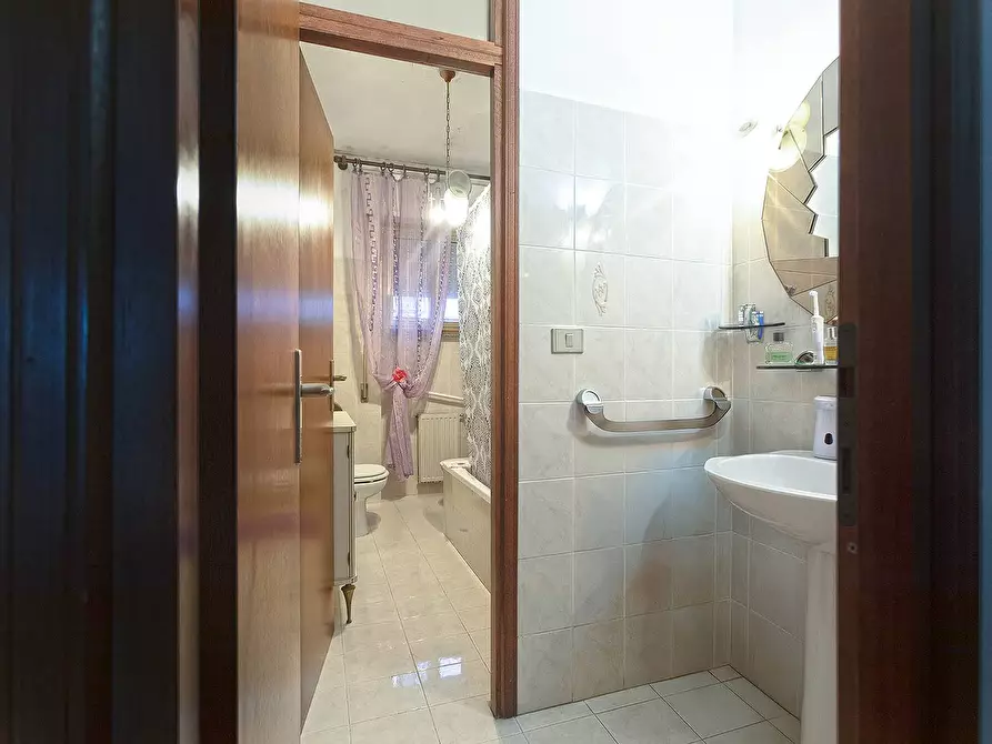 Immagine 14 di Appartamento in vendita  in Via Carlo Pisacane a Viterbo