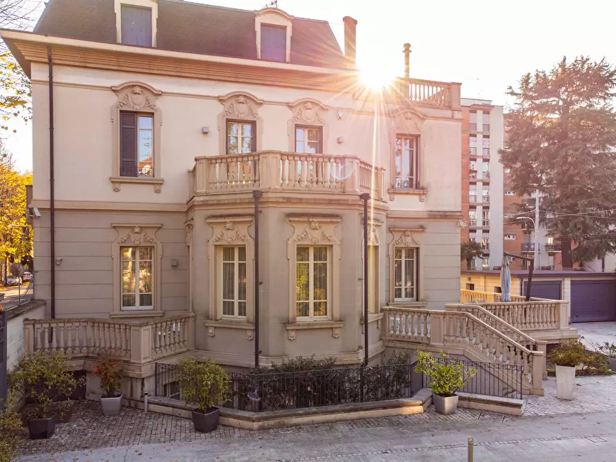 Immagine 3 di Villa in vendita  in Corso Leonardo Da Vinci a Gallarate