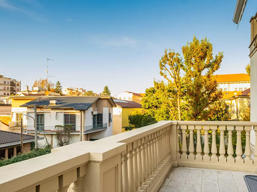 Immagine 9 di Villa in vendita  in Corso Leonardo Da Vinci a Gallarate