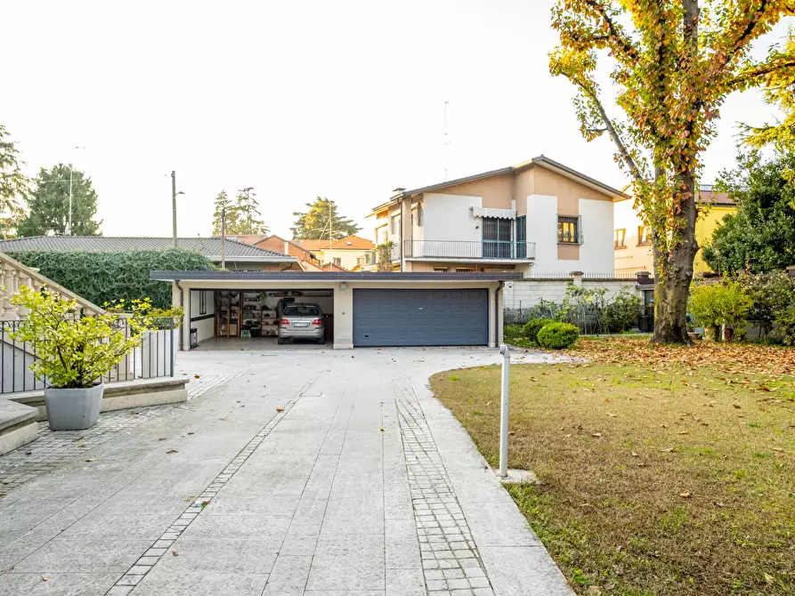 Immagine 21 di Villa in vendita  in Corso Leonardo Da Vinci a Gallarate