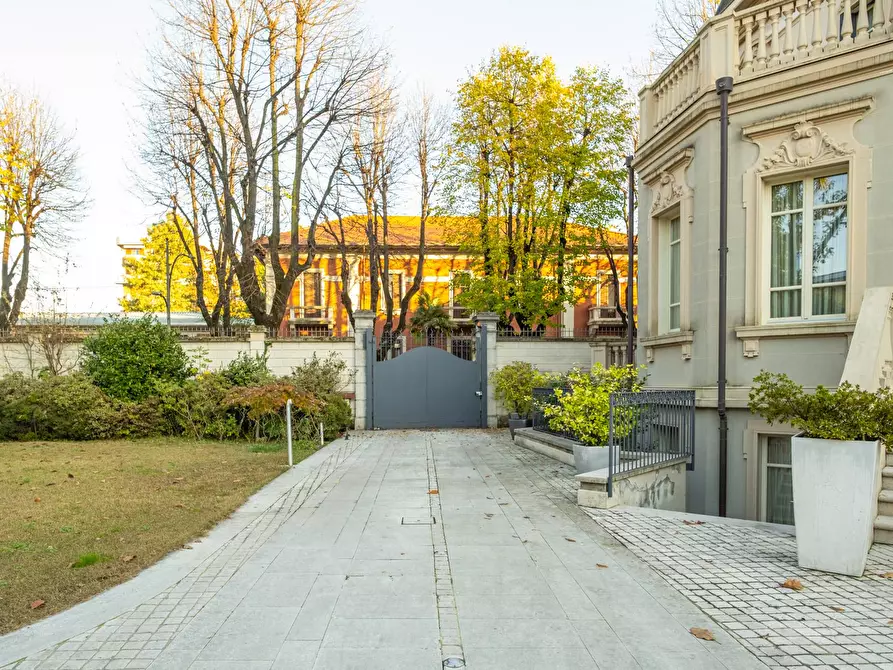 Immagine 23 di Villa in vendita  in Corso Leonardo Da Vinci a Gallarate