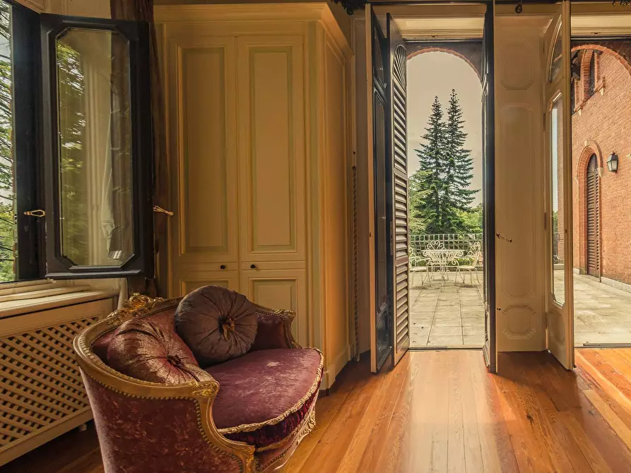 Immagine 21 di Villa in vendita  in via Adda a Varese