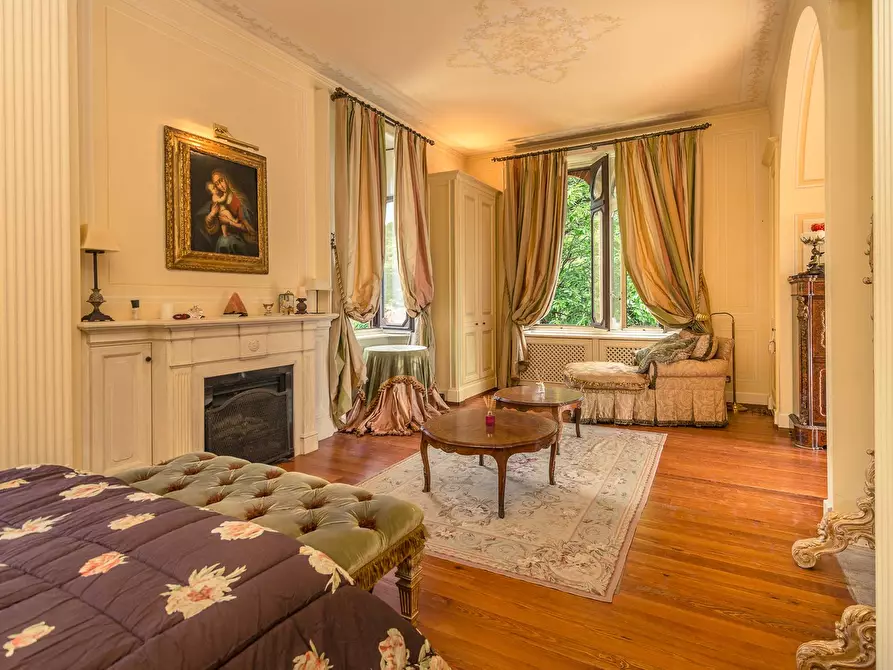 Immagine 23 di Villa in vendita  in via Adda a Varese