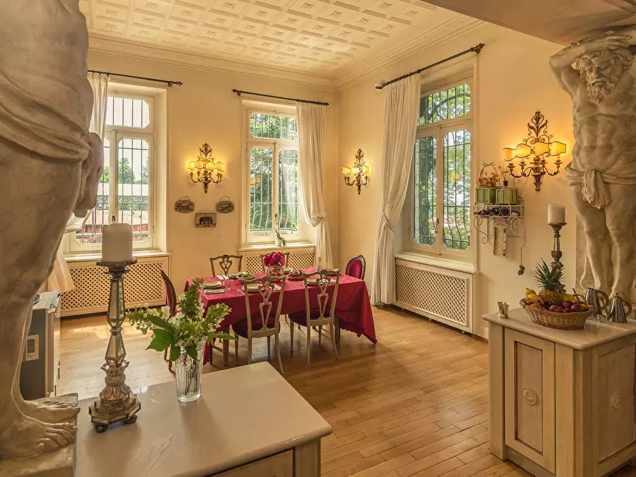 Immagine 27 di Villa in vendita  in via Adda a Varese