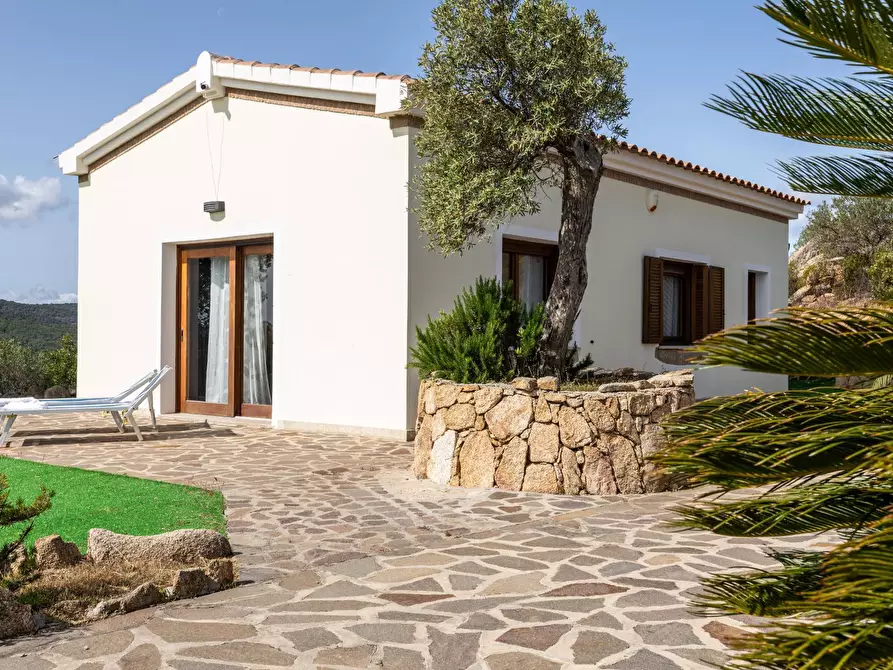 Immagine 5 di Villa in vendita  in VIA Casagliana a Olbia