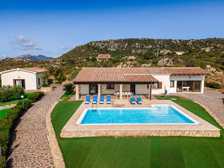 Immagine 6 di Villa in vendita  in VIA Casagliana a Olbia