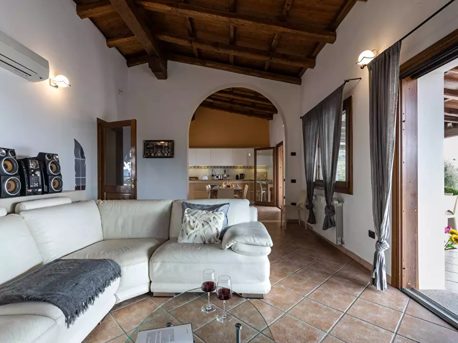 Immagine 11 di Villa in vendita  in VIA Casagliana a Olbia