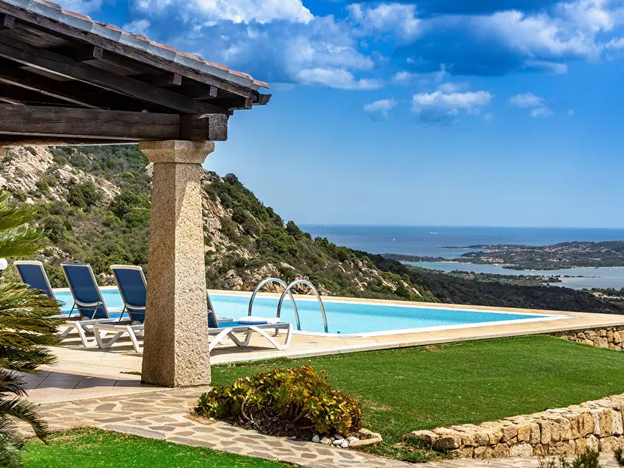 Immagine 28 di Villa in vendita  in VIA Casagliana a Olbia