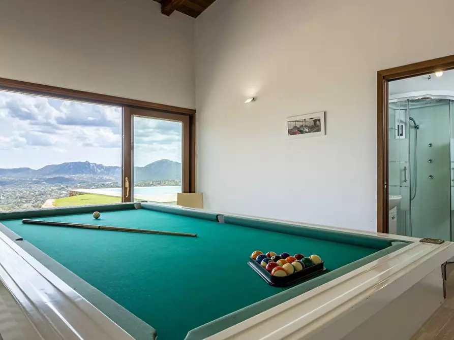 Immagine 15 di Villa in vendita  in VIA Casagliana a Olbia