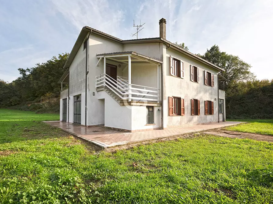 Immagine 1 di Villa in vendita  in Strada Tobiola a Viterbo