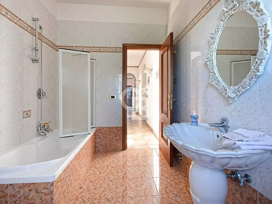 Immagine 9 di Villa in vendita  in Strada Provinciale Norchia a Vetralla