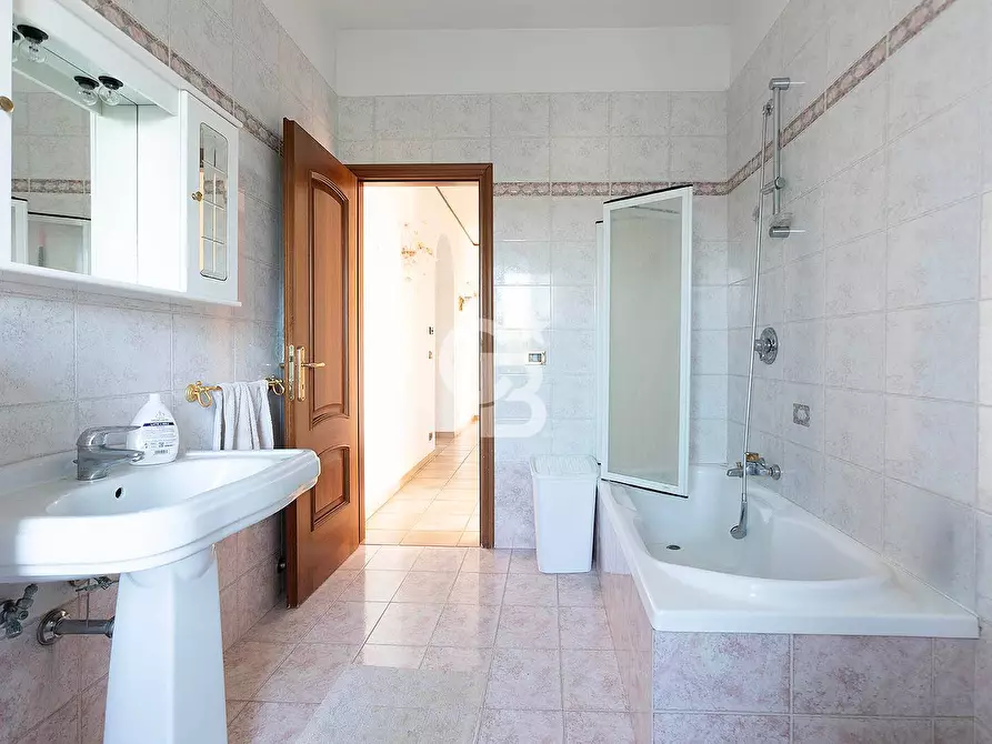 Immagine 21 di Villa in vendita  in Strada Provinciale Norchia a Vetralla