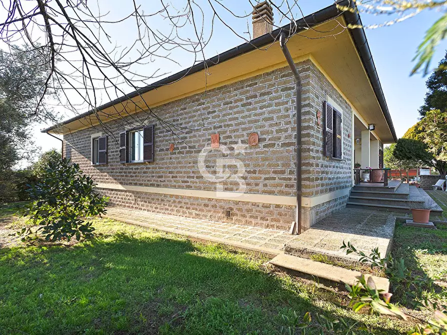 Immagine 2 di Villa in vendita  in Strada Provinciale Norchia a Vetralla