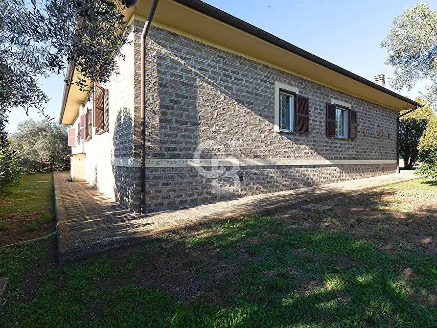 Immagine 26 di Villa in vendita  in Strada Provinciale Norchia a Vetralla