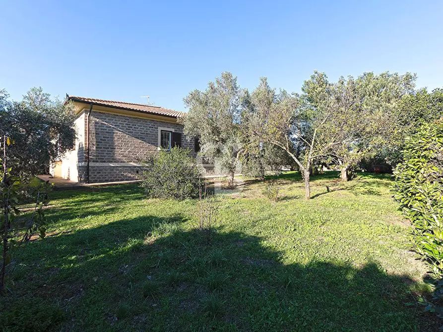 Immagine 27 di Villa in vendita  in Strada Provinciale Norchia a Vetralla