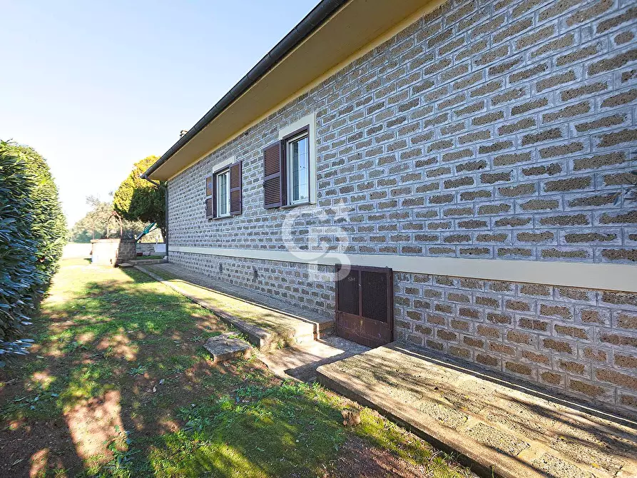 Immagine 29 di Villa in vendita  in Strada Provinciale Norchia a Vetralla