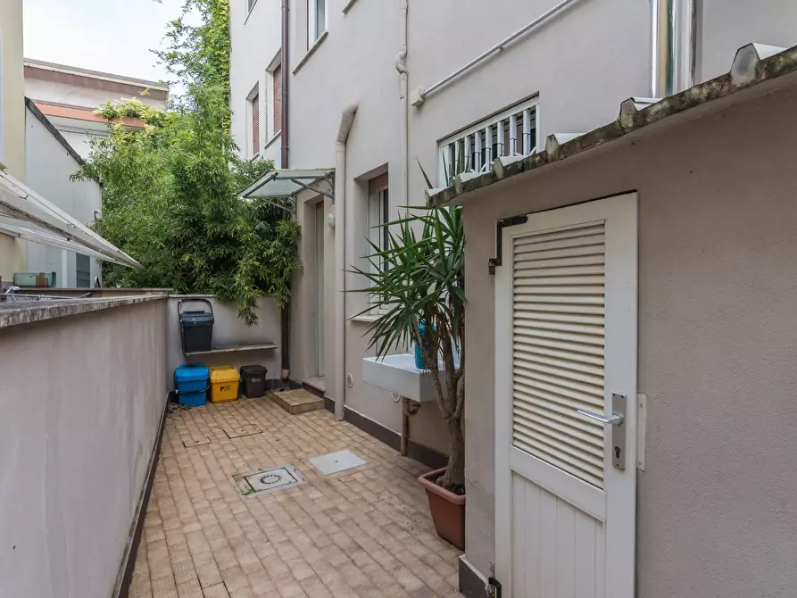 Immagine 14 di Appartamento in vendita  in Via Bovio a Cattolica