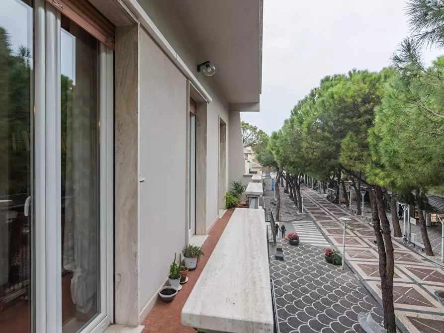 Immagine 11 di Appartamento in vendita  in Via Bovio a Cattolica