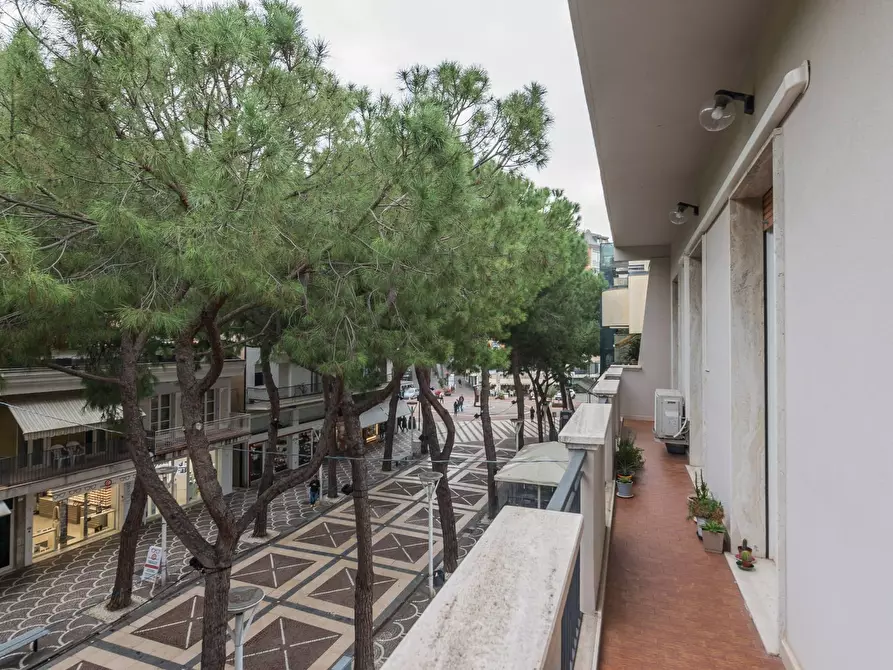 Immagine 8 di Appartamento in vendita  in Via Bovio a Cattolica