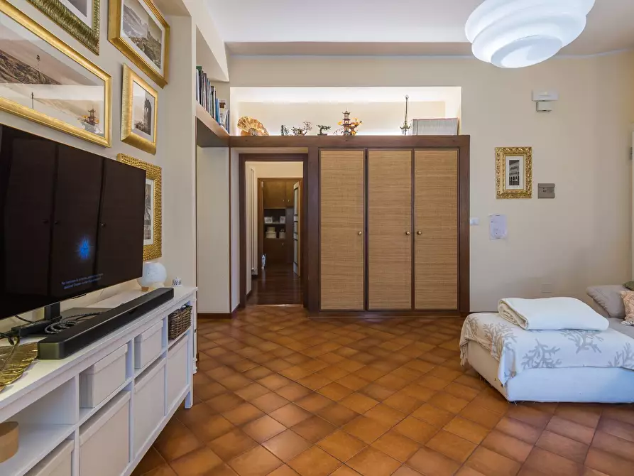 Immagine 3 di Appartamento in vendita  in Via Bovio a Cattolica