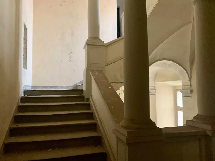 Immagine 15 di Palazzo in vendita  in Via Giolitti a Mondovì