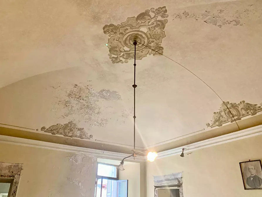 Immagine 30 di Palazzo in vendita  in Via Giolitti a Mondovì