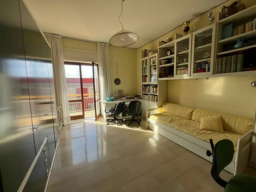 Immagine 19 di Appartamento in vendita  in corso garibaldi a Portici