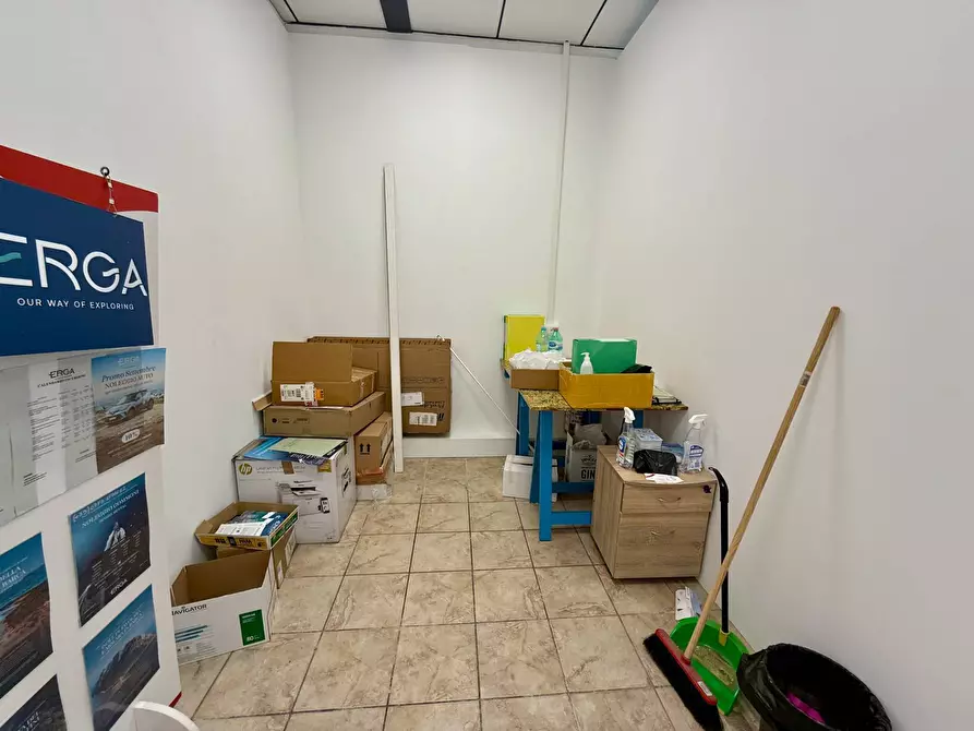 Immagine 6 di Locale commerciale in vendita  in Via Libertà a Golfo Aranci