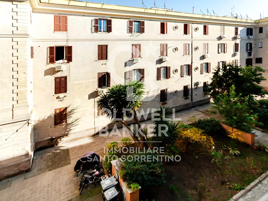 Immagine 14 di Appartamento in vendita  in Via Aldo Manuzio a Roma