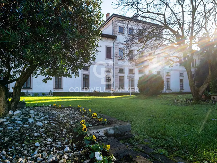 Immagine 11 di Villa in vendita  in PIAZZA RESTA a Vittuone