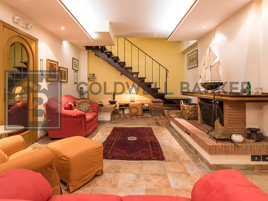 Immagine 2 di Casa semindipendente in vendita  in Via Di Spinabella a Marino