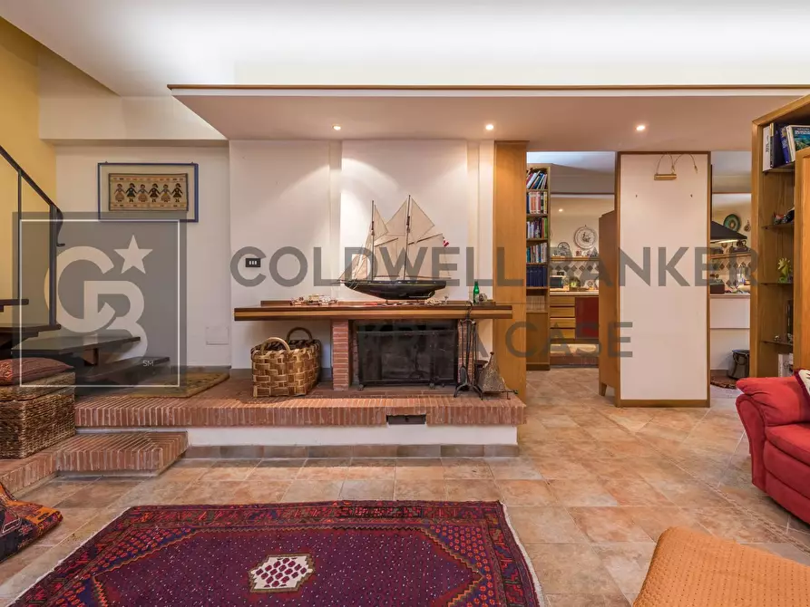 Immagine 3 di Casa semindipendente in vendita  in Via Di Spinabella a Marino