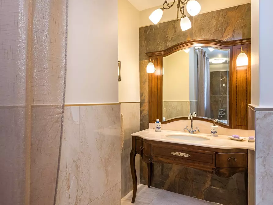 Immagine 21 di Villa in vendita  in Via Delle Gardenie a Marino