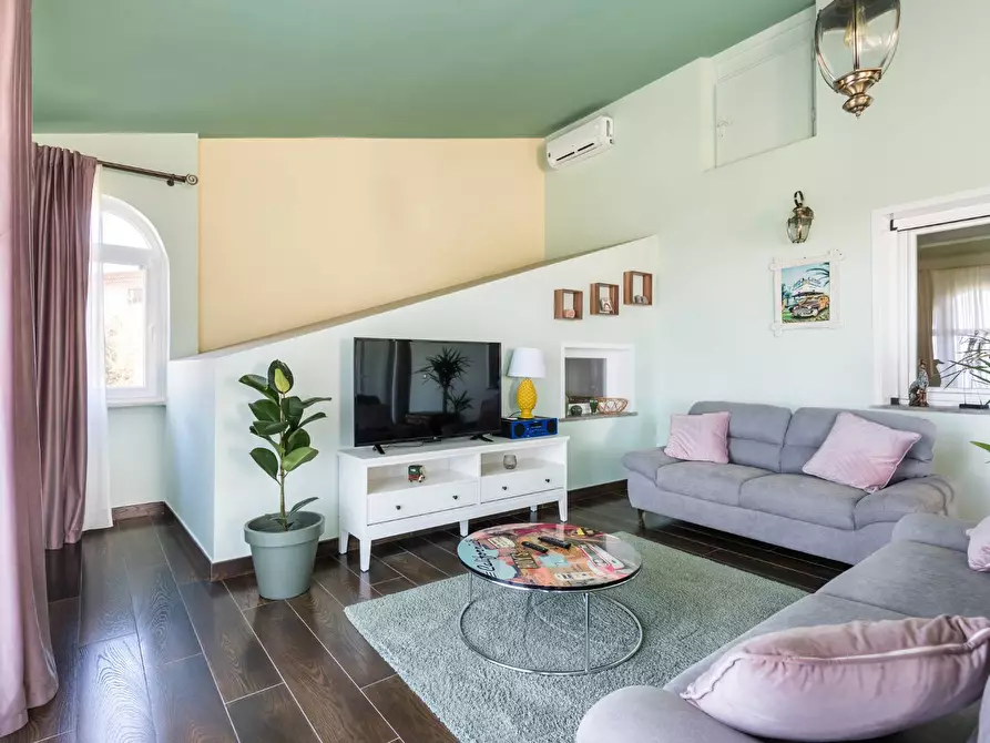 Immagine 26 di Villa in vendita  in Via Delle Gardenie a Marino