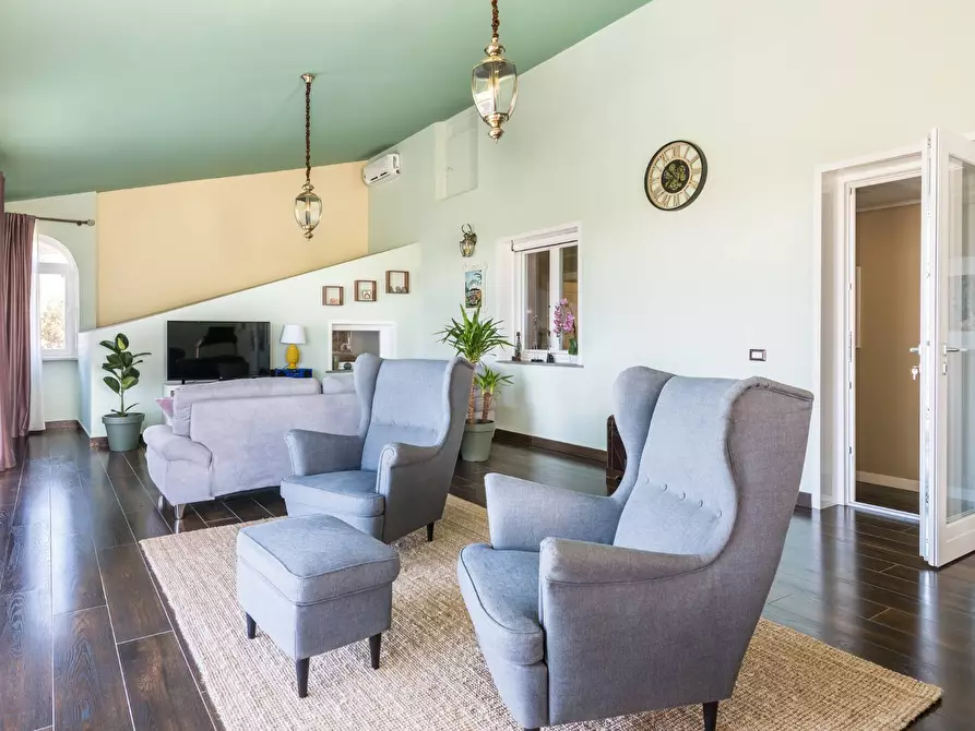 Immagine 27 di Villa in vendita  in Via Delle Gardenie a Marino