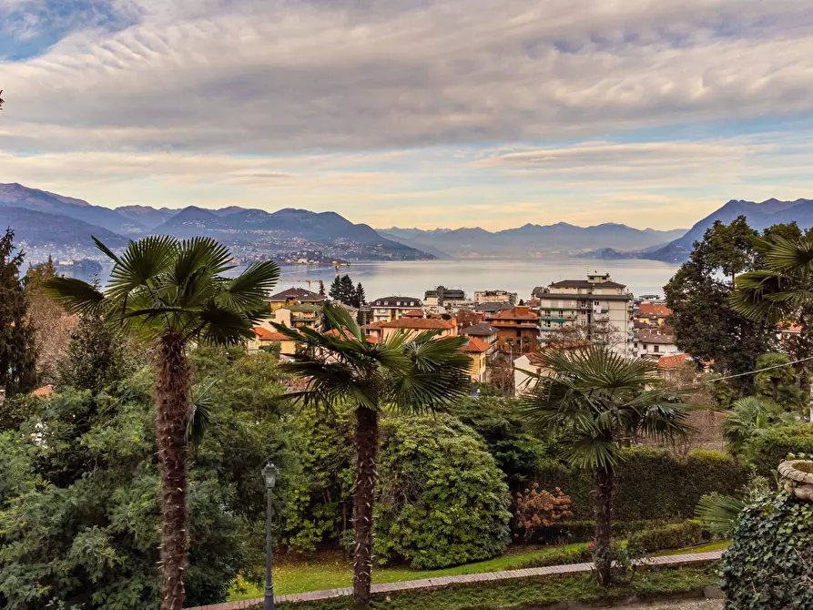 Immagine 8 di Villa in vendita  in via Lamberti a Stresa