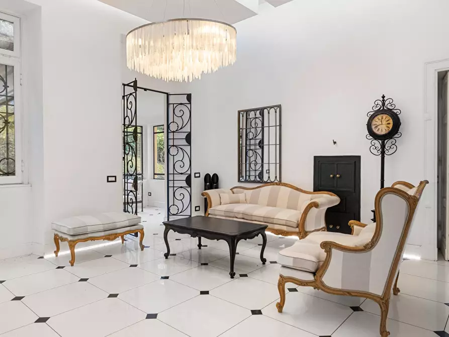 Immagine 13 di Villa in vendita  in via Lamberti a Stresa