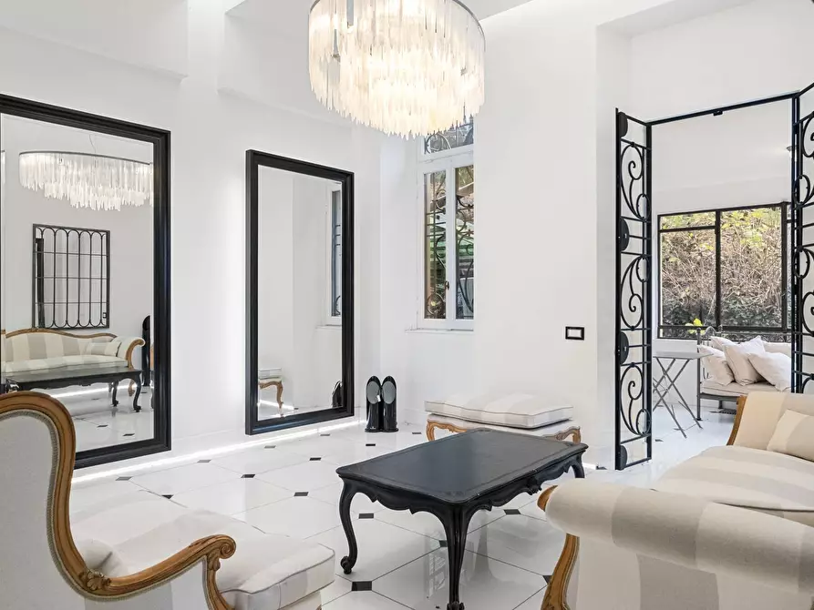 Immagine 14 di Villa in vendita  in via Lamberti a Stresa