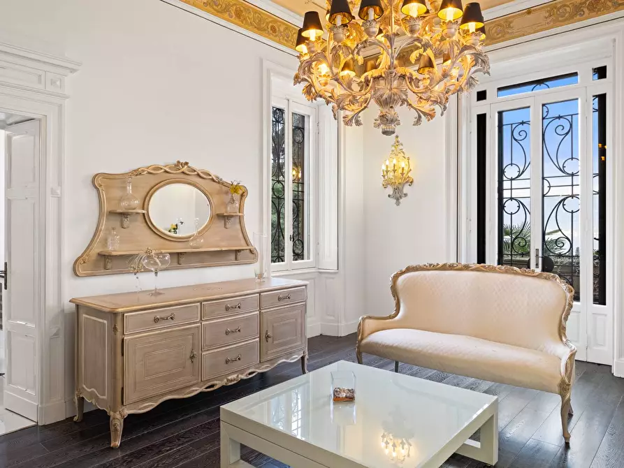Immagine 20 di Villa in vendita  in via Lamberti a Stresa