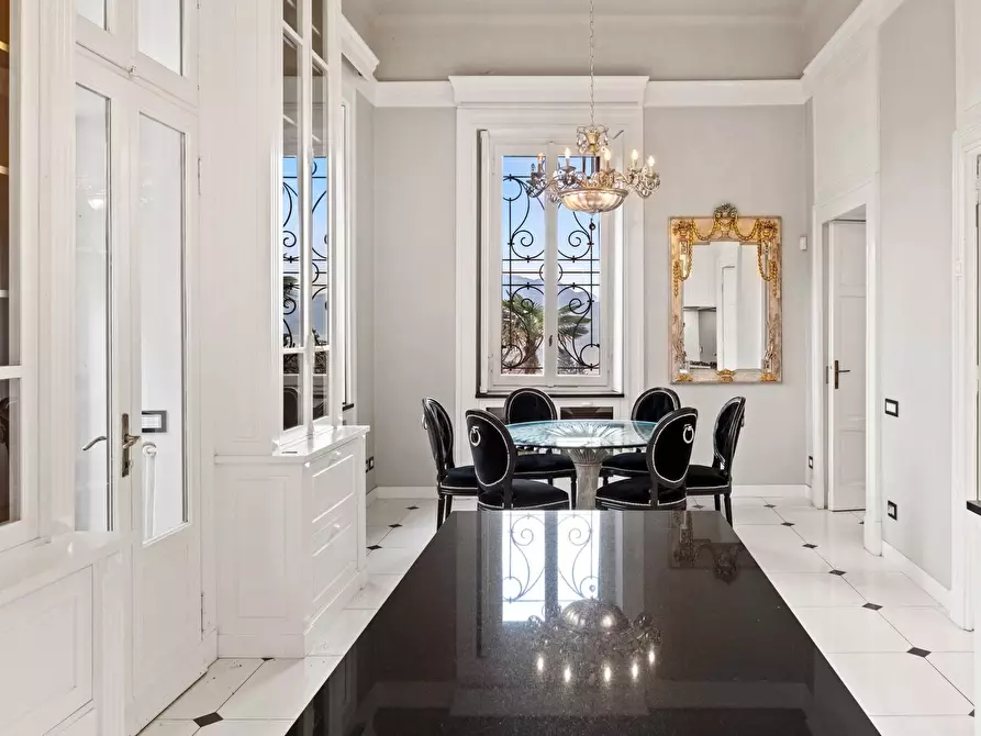 Immagine 24 di Villa in vendita  in via Lamberti a Stresa